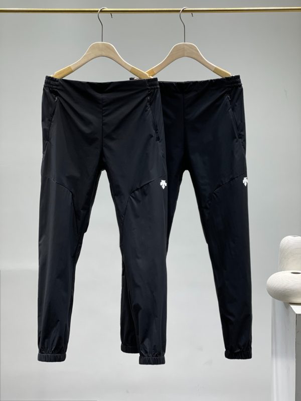 High Quality Descente Trousers Black Casual Style
