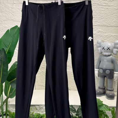 High Quality Descente Trousers Black Casual Collection