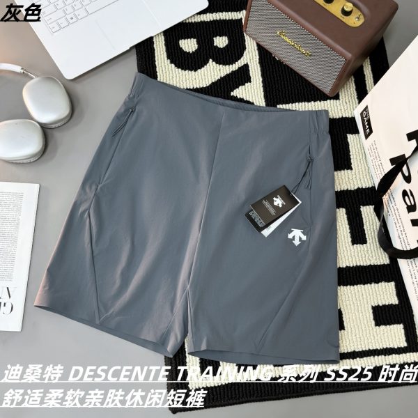 High Quality Descente Shorts Black Casual Collection